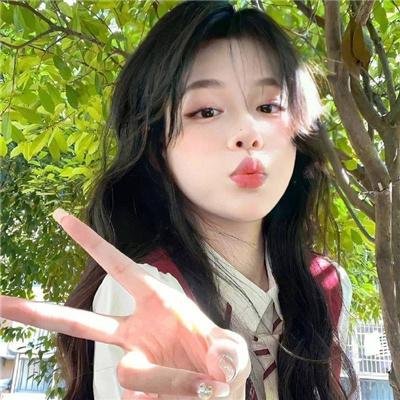 那个静默的阳光午后 封面